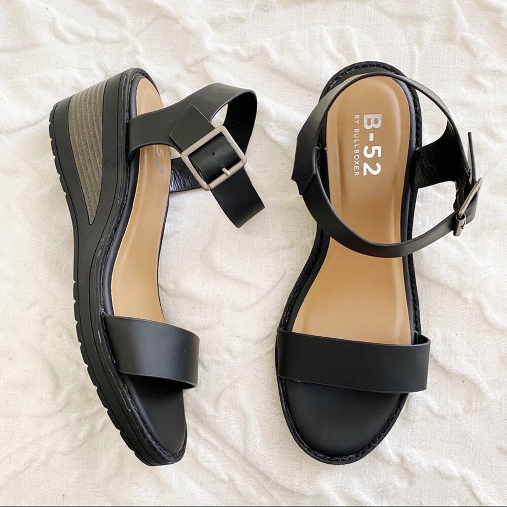 BOGO Bull Boxer B-52 Dalia Sandals New $80
